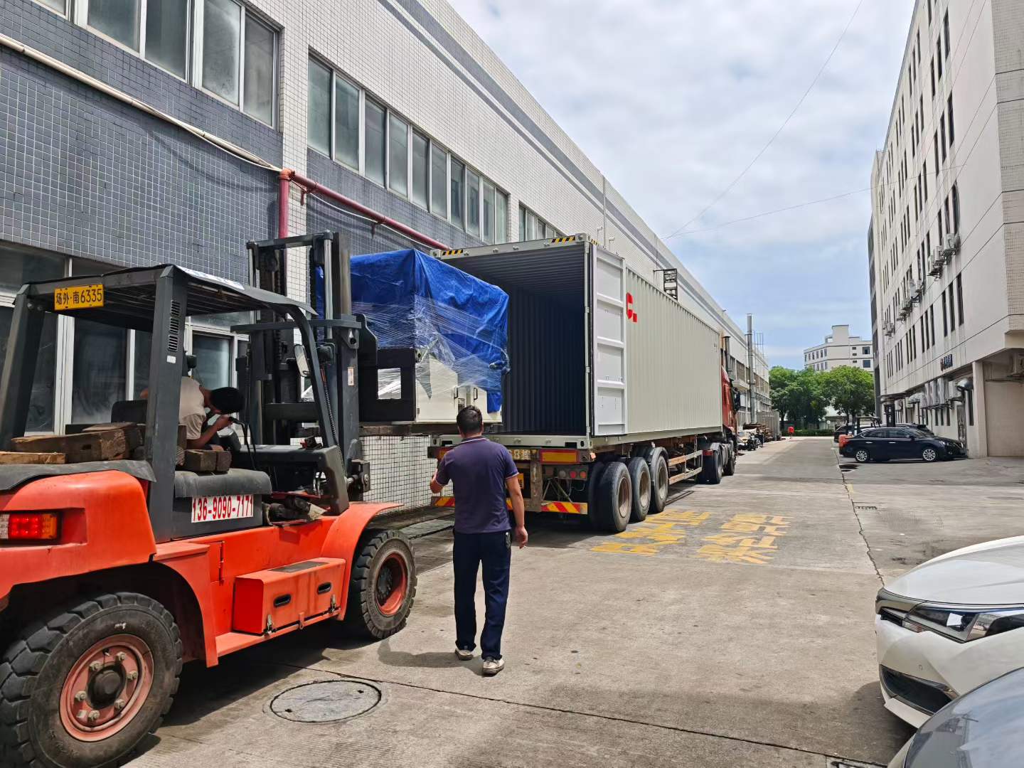 Makon workshop and equipment